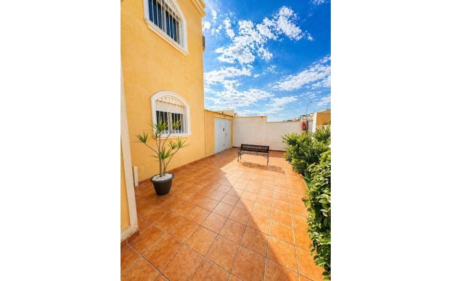 Resale - Villa -
Torrevieja - Costa Blanca