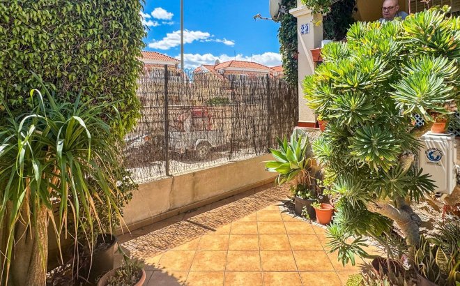 Resale - Bungalow -
Orihuela Costa - Costa Blanca