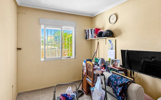 Resale - Bungalow -
Orihuela Costa - Costa Blanca