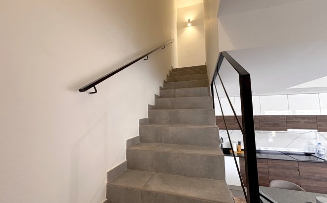 Resale - Villa -
Villamartin - Costa Blanca