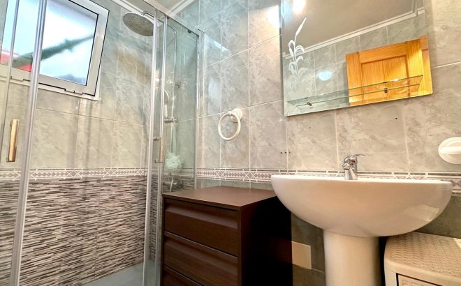 Resale - Apartment -
Torrevieja - Centro