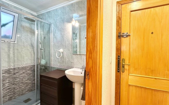 Resale - Apartment -
Torrevieja - Centro