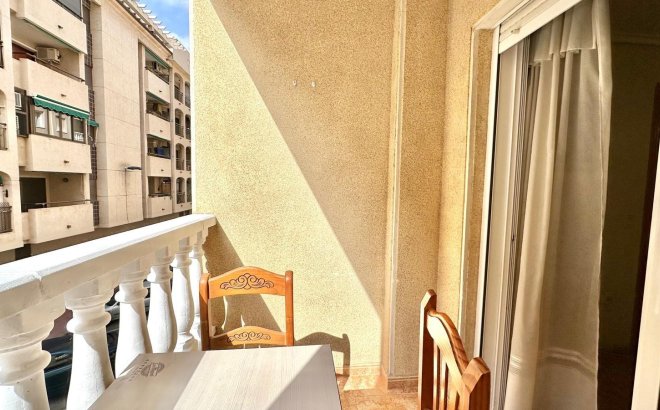 Resale - Apartment -
Torrevieja - Centro