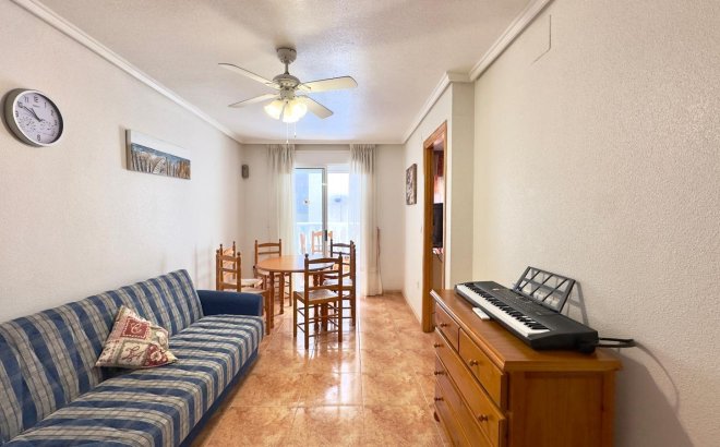 Resale - Apartment -
Torrevieja - Centro