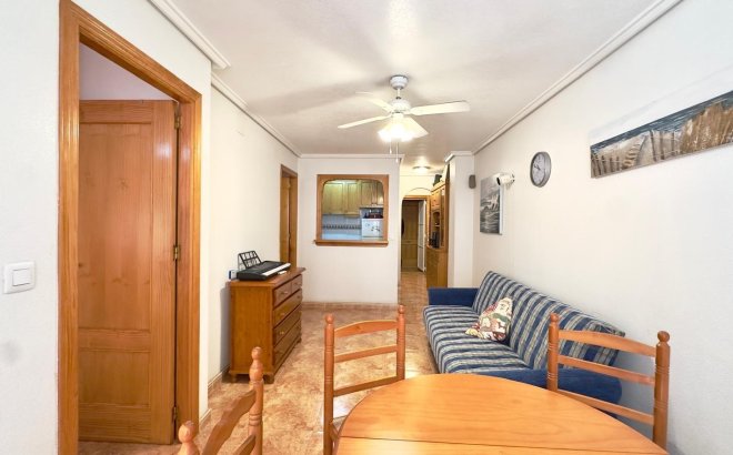 Resale - Apartment -
Torrevieja - Centro