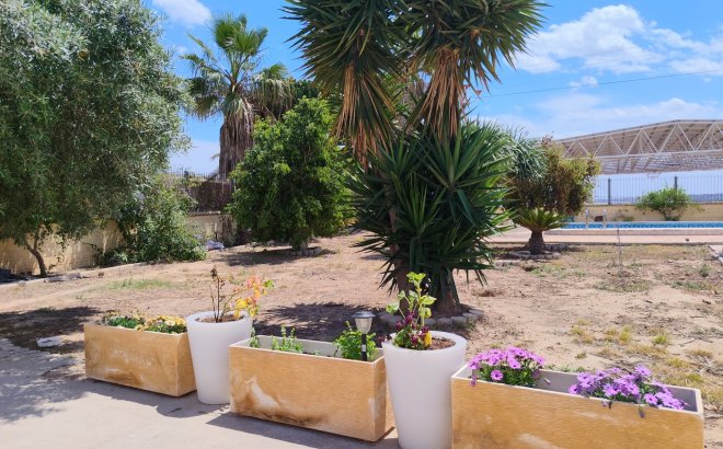Resale - Villa -
Los Montesinos - Costa Blanca