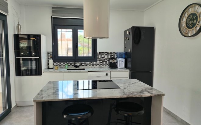 Resale - Villa -
Los Montesinos - Costa Blanca