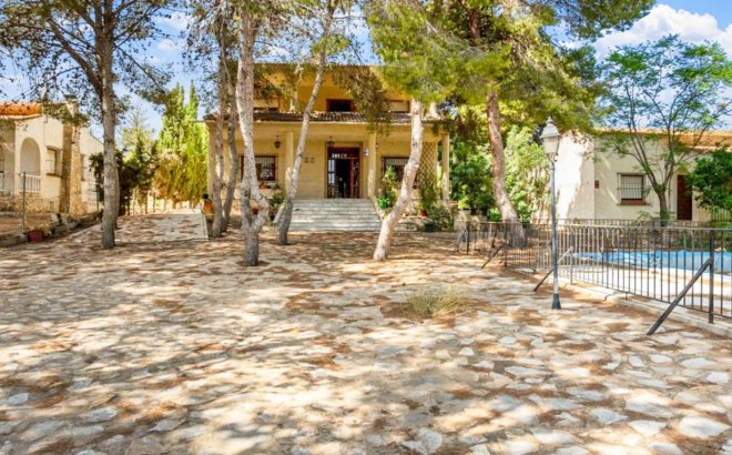 Resale - Villa -
Torrevieja - Costa Blanca