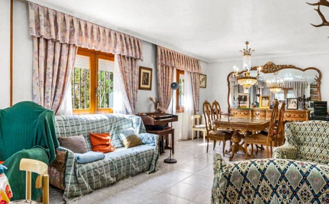 Resale - Villa -
Torrevieja - Costa Blanca