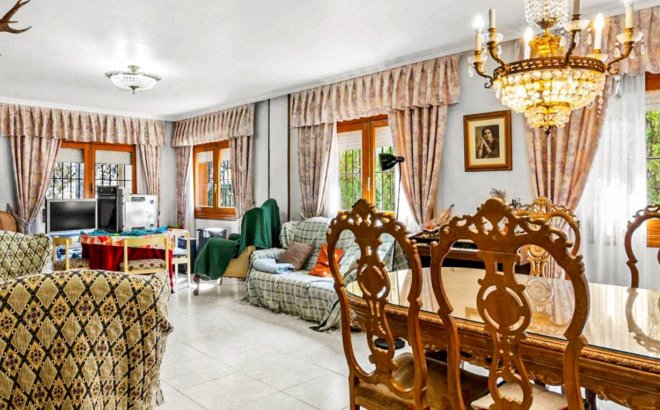 Resale - Villa -
Torrevieja - Costa Blanca