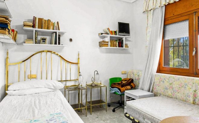 Resale - Villa -
Torrevieja - Costa Blanca
