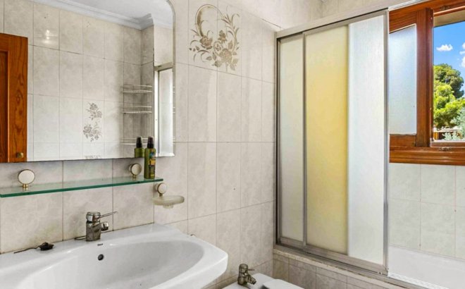 Resale - Villa -
Torrevieja - Costa Blanca
