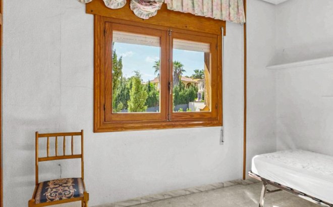 Resale - Villa -
Torrevieja - Costa Blanca