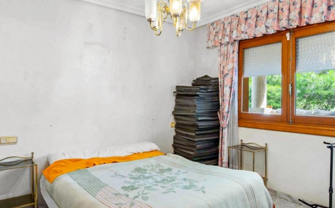 Resale - Villa -
Torrevieja - Costa Blanca
