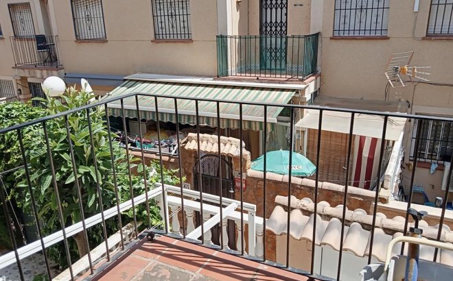 Resale - Dúplex -
Torrevieja - Carrefour