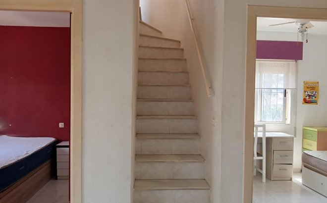 Resale - Dúplex -
Torrevieja - Carrefour