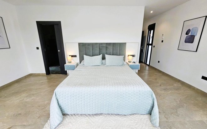 Resale - Country House -
Ciudad Quesada - Costa Blanca