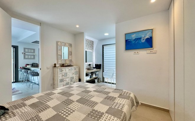 Resale - Villa -
San Miguel de Salinas - Blue Lagoon - Galán