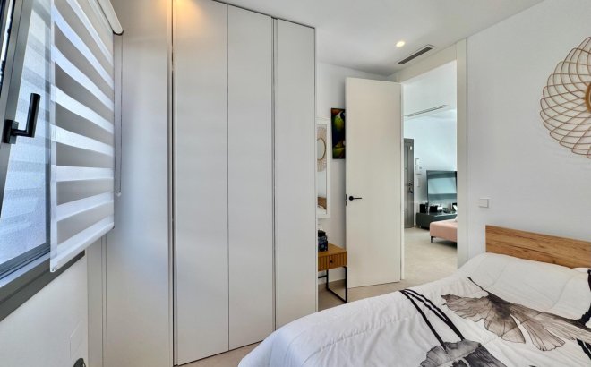 Resale - Villa -
San Miguel de Salinas - Blue Lagoon - Galán