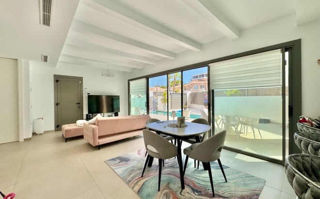 Resale - Villa -
San Miguel de Salinas - Blue Lagoon - Galán