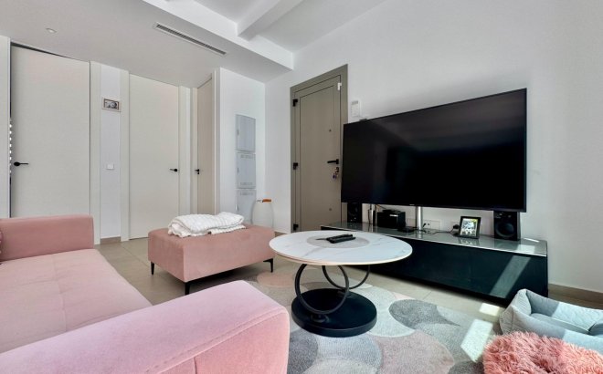 Resale - Villa -
San Miguel de Salinas - Blue Lagoon - Galán