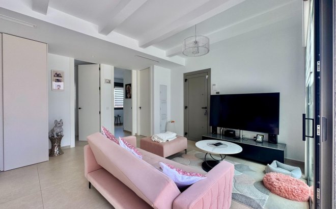 Resale - Villa -
San Miguel de Salinas - Blue Lagoon - Galán