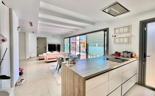 Resale - Villa -
San Miguel de Salinas - Blue Lagoon - Galán