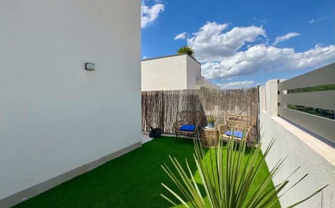 Resale - Villa -
San Miguel de Salinas - Blue Lagoon - Galán