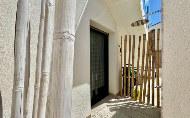 Resale - Villa -
San Miguel de Salinas - Blue Lagoon - Galán
