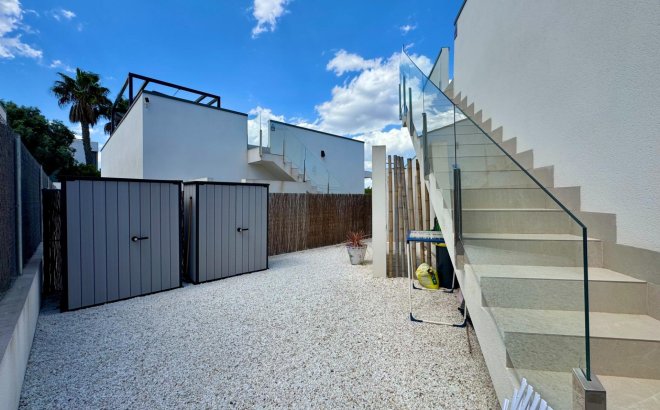 Resale - Villa -
San Miguel de Salinas - Blue Lagoon - Galán