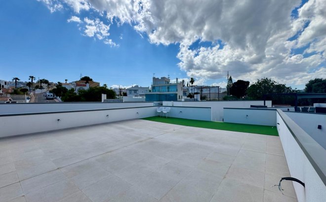 Resale - Villa -
San Miguel de Salinas - Blue Lagoon - Galán
