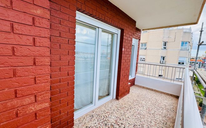 Resale - Penthouse -
Torrevieja - Punta Prima