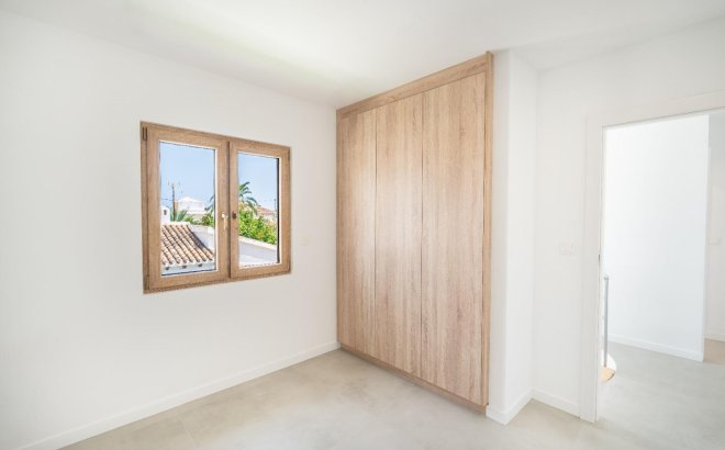 Resale - Villa -
Orihuela Costa - Cabo Roig