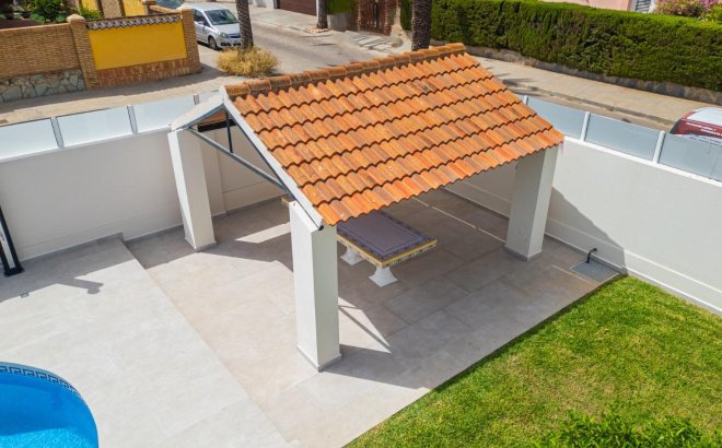 Resale - Villa -
Orihuela Costa - Cabo Roig