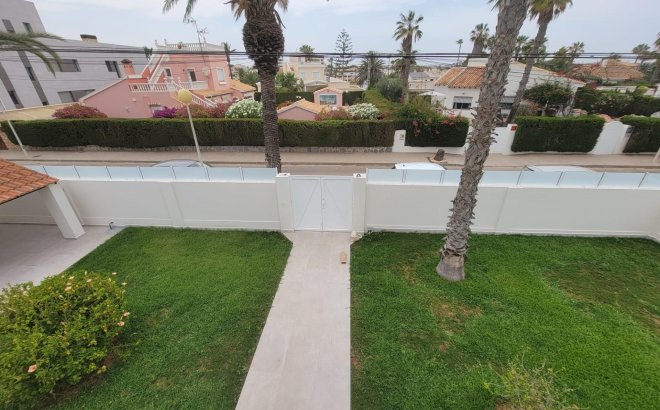Resale - Villa -
Orihuela Costa - Cabo Roig