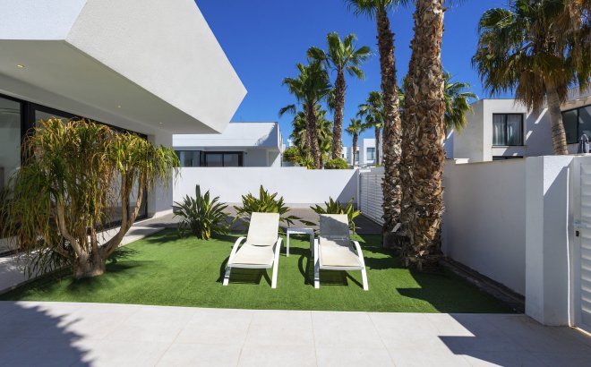 Resale - Villa -
Ciudad Quesada - Costa Blanca
