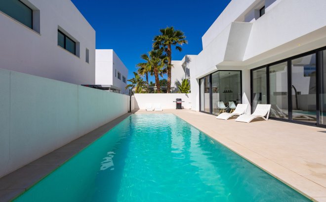 Resale - Villa -
Ciudad Quesada - Costa Blanca