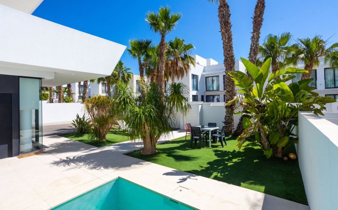 Resale - Villa -
Ciudad Quesada - Costa Blanca
