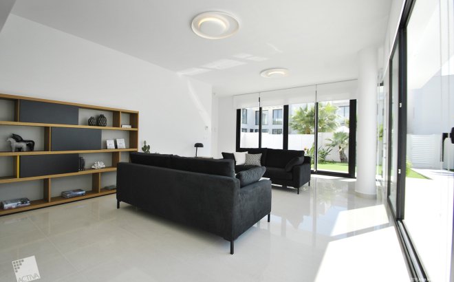 Resale - Villa -
Ciudad Quesada - Costa Blanca