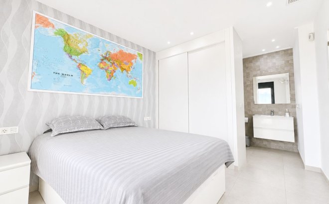 Resale - Villa -
Benijofar - Costa Blanca