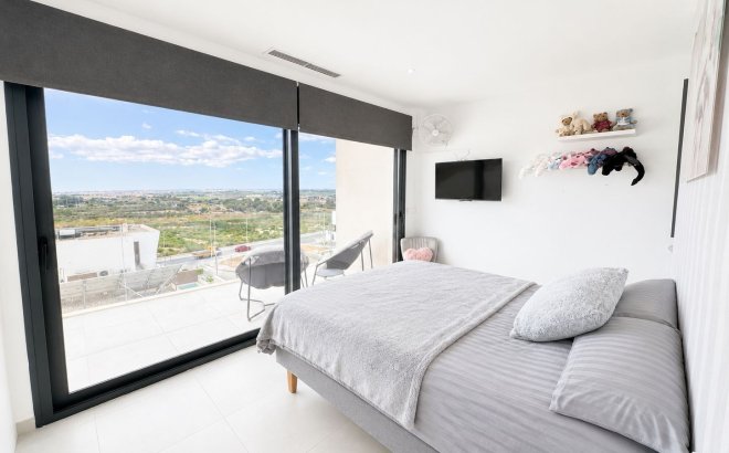 Resale - Villa -
Benijofar - Costa Blanca
