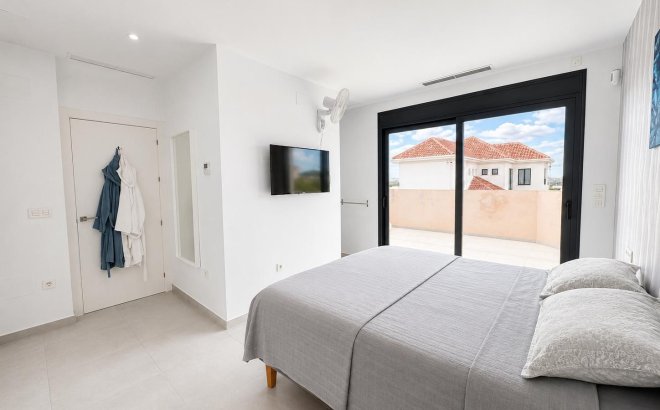Resale - Villa -
Benijofar - Costa Blanca