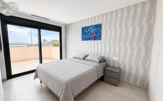 Resale - Villa -
Benijofar - Costa Blanca