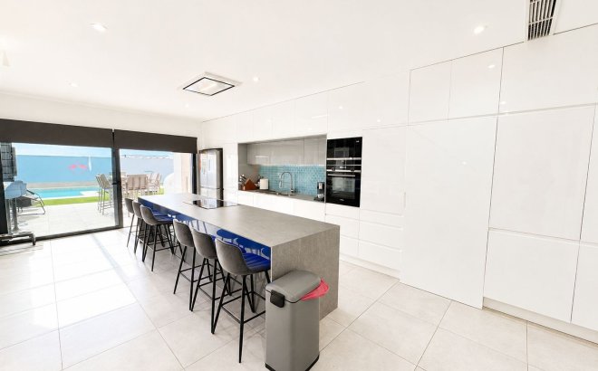 Resale - Villa -
Benijofar - Costa Blanca