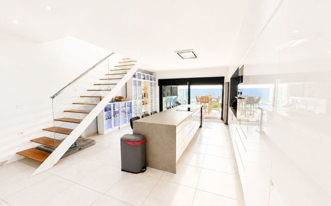 Resale - Villa -
Benijofar - Costa Blanca
