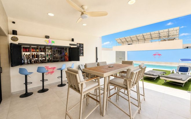 Resale - Villa -
Benijofar - Costa Blanca