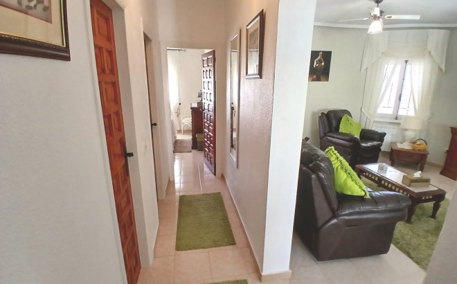 Resale - Villa -
Villamartin - Costa Blanca