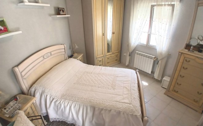 Resale - Villa -
Villamartin - Costa Blanca