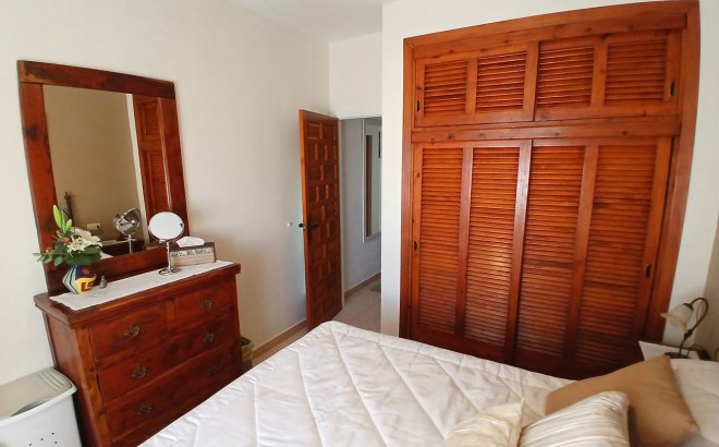 Resale - Villa -
Villamartin - Costa Blanca