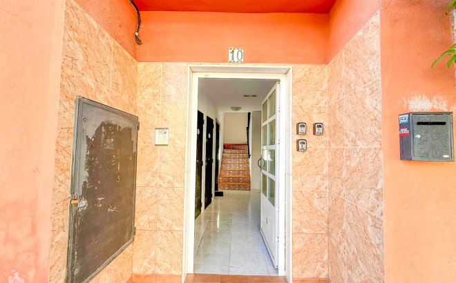 Resale - Apartment -
San Miguel de Salinas - Inland
